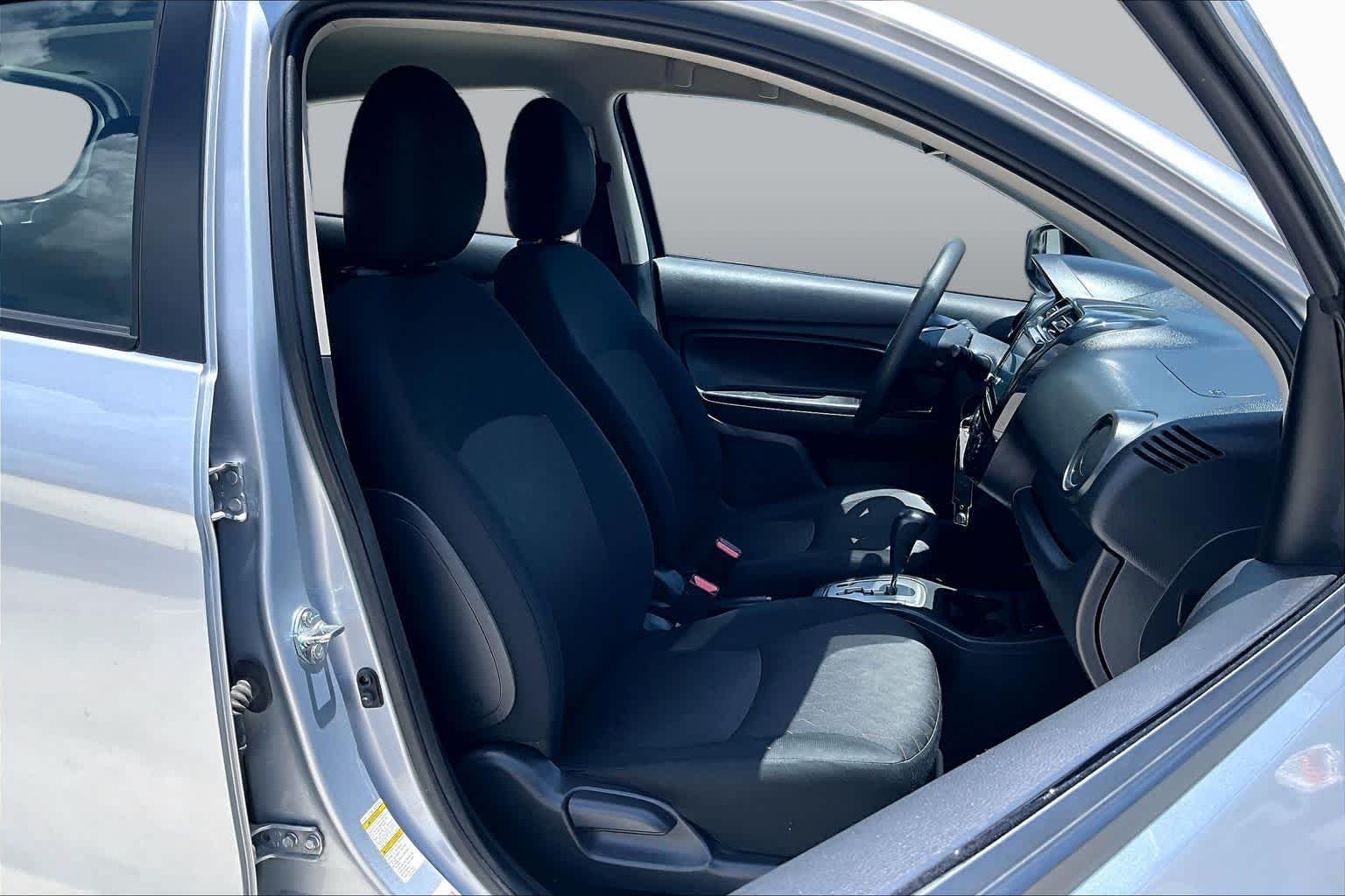 Used 2024 Starlight Silver Metallic Mitsubishi ES image 9