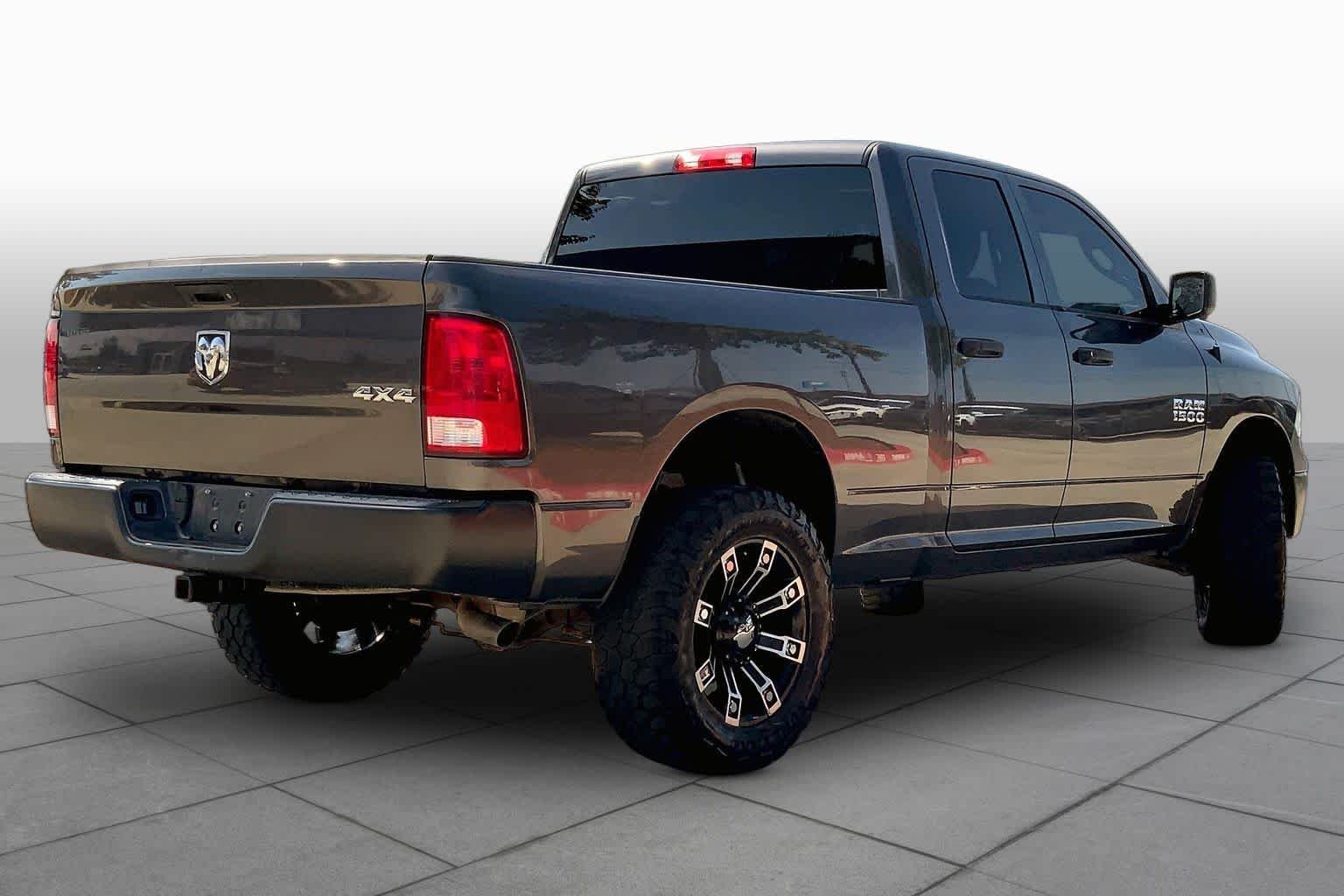 Used 2018 Granite Crystal Metallic Clearcoat Ram Tradesman image 13