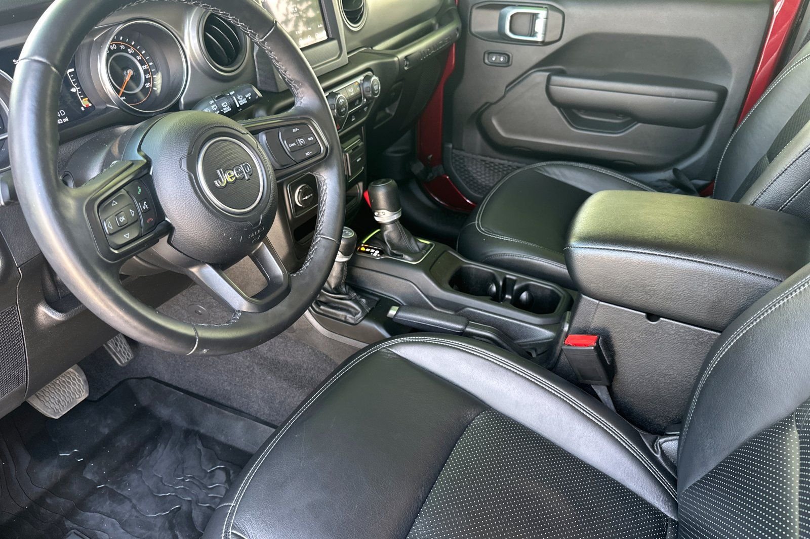 Used 2021 Red Jeep Sport S image 10