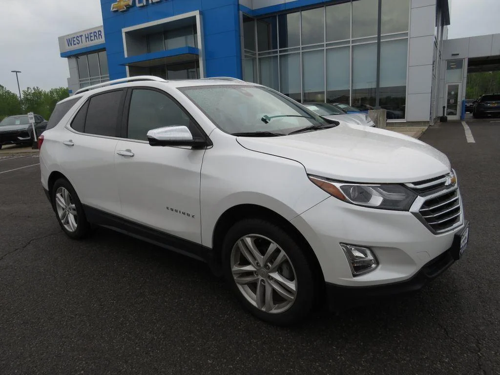 Used 2021 Pearl Chevrolet Premier image 4