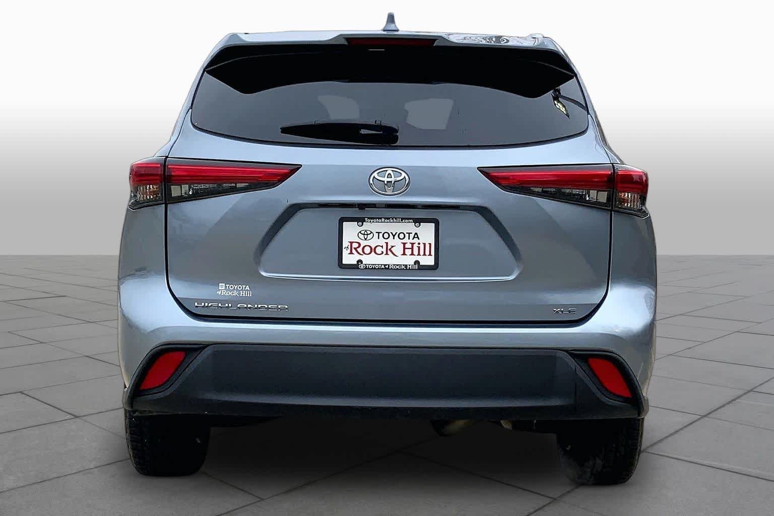 Used 2023 Moon Dust Toyota XLE image 5