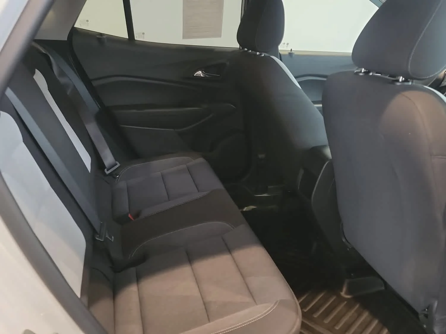 2024 Chevrolet Trax LS - Photo 18