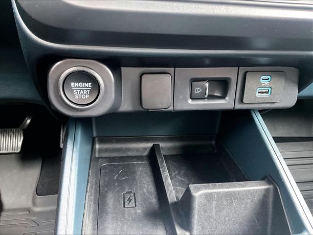 Used 2024 Black Ford Lariat image 27