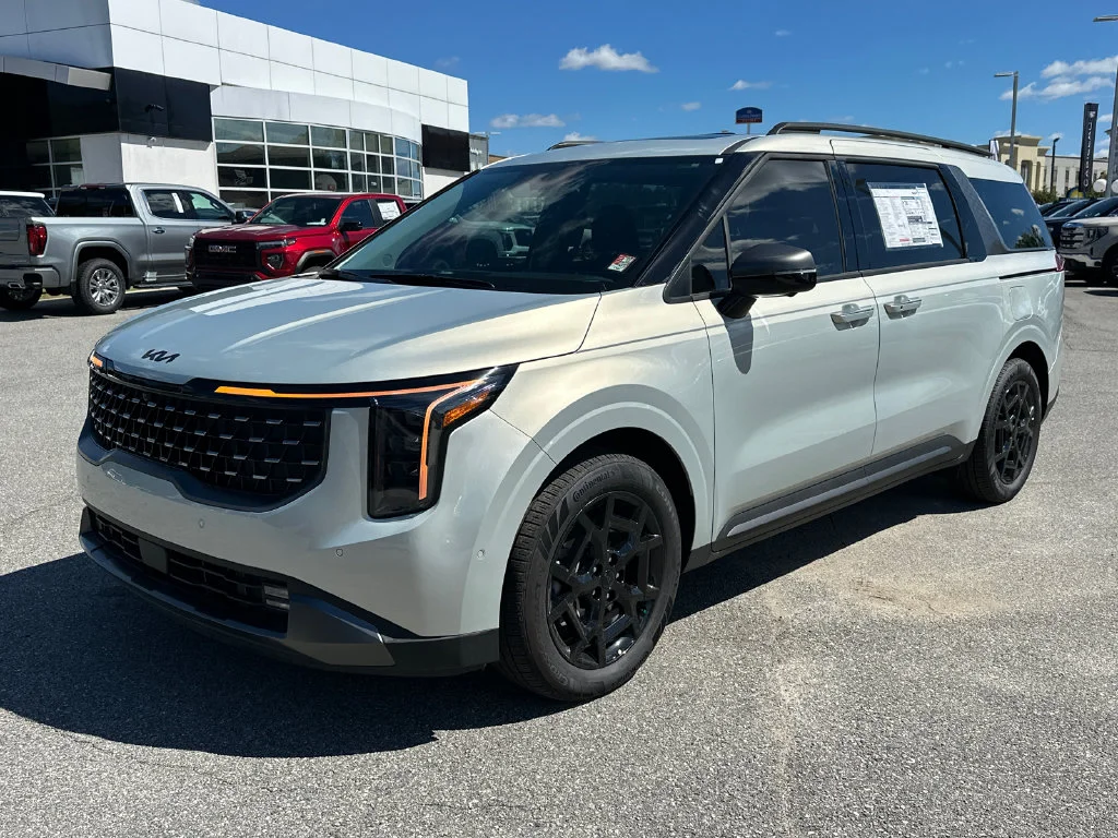 New 2027 Silver Kia SX image 3