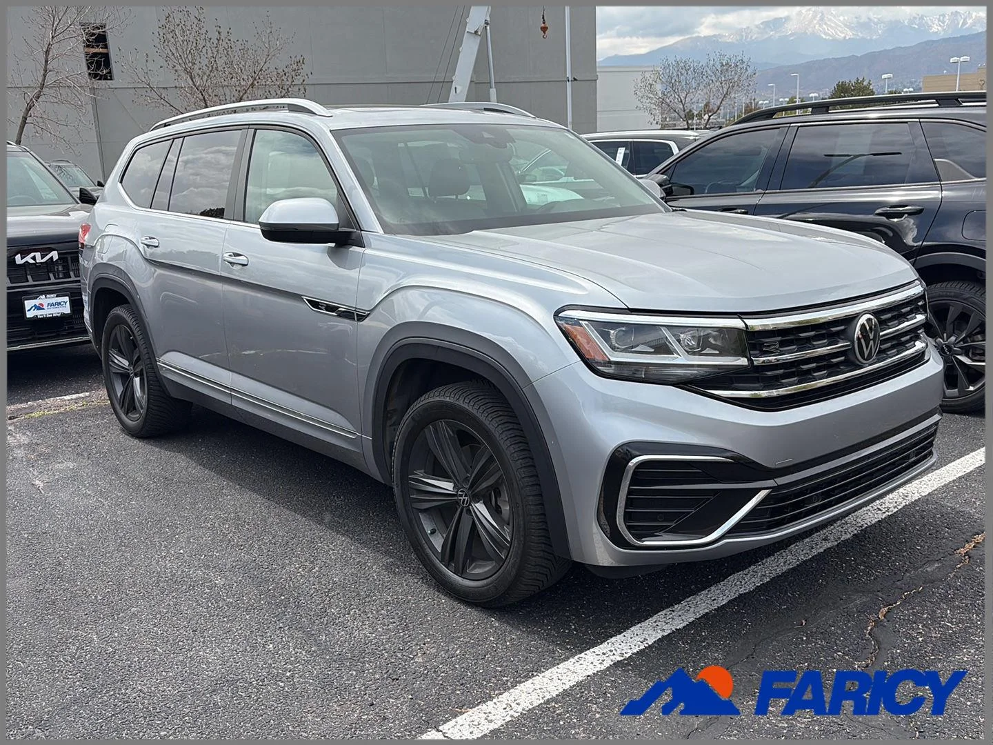 2022 Volkswagen Atlas 3.6L SEL R-Line 4MOTION's photo