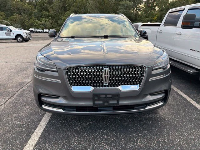 Used 2024 Gray Lincoln Reserve image 2