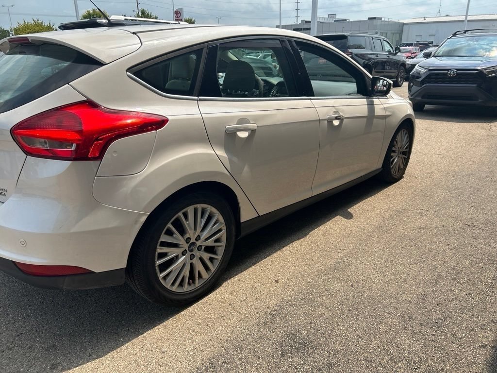 Used 2015 White Platinum Clearcoat Metallic Ford Titanium image 4