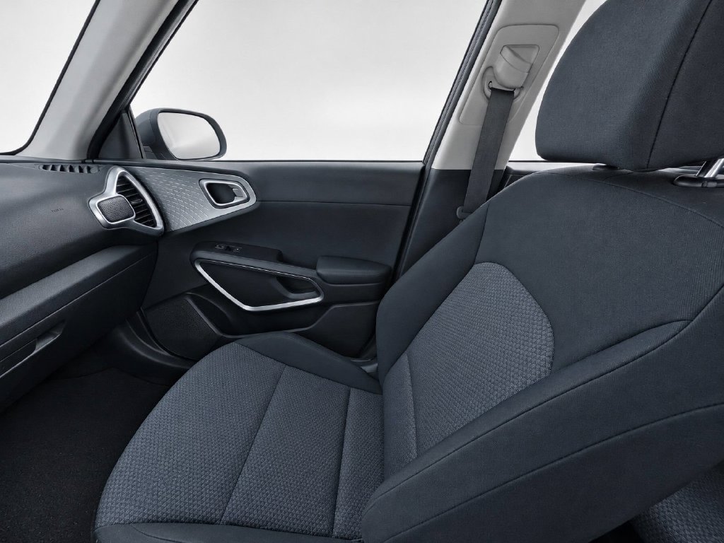 Used 2022 Gray Kia LX image 18