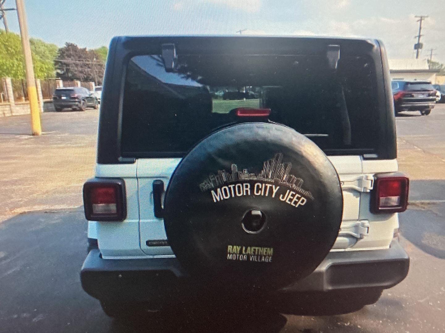 Used 2023 Bright White Clearcoat Jeep Freedom image 8