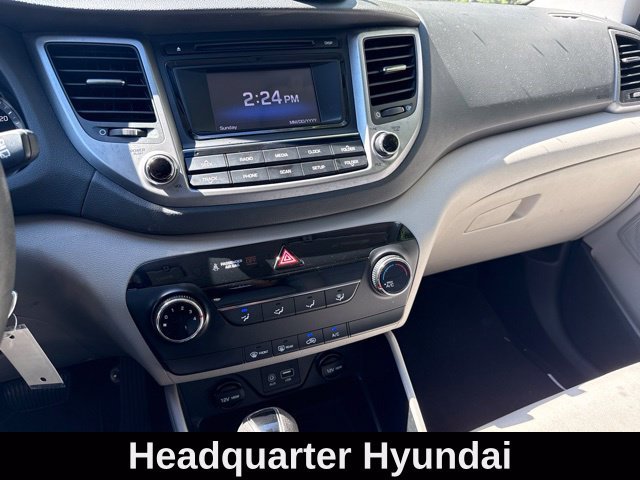 Used 2018 Silver Hyundai SE image 12