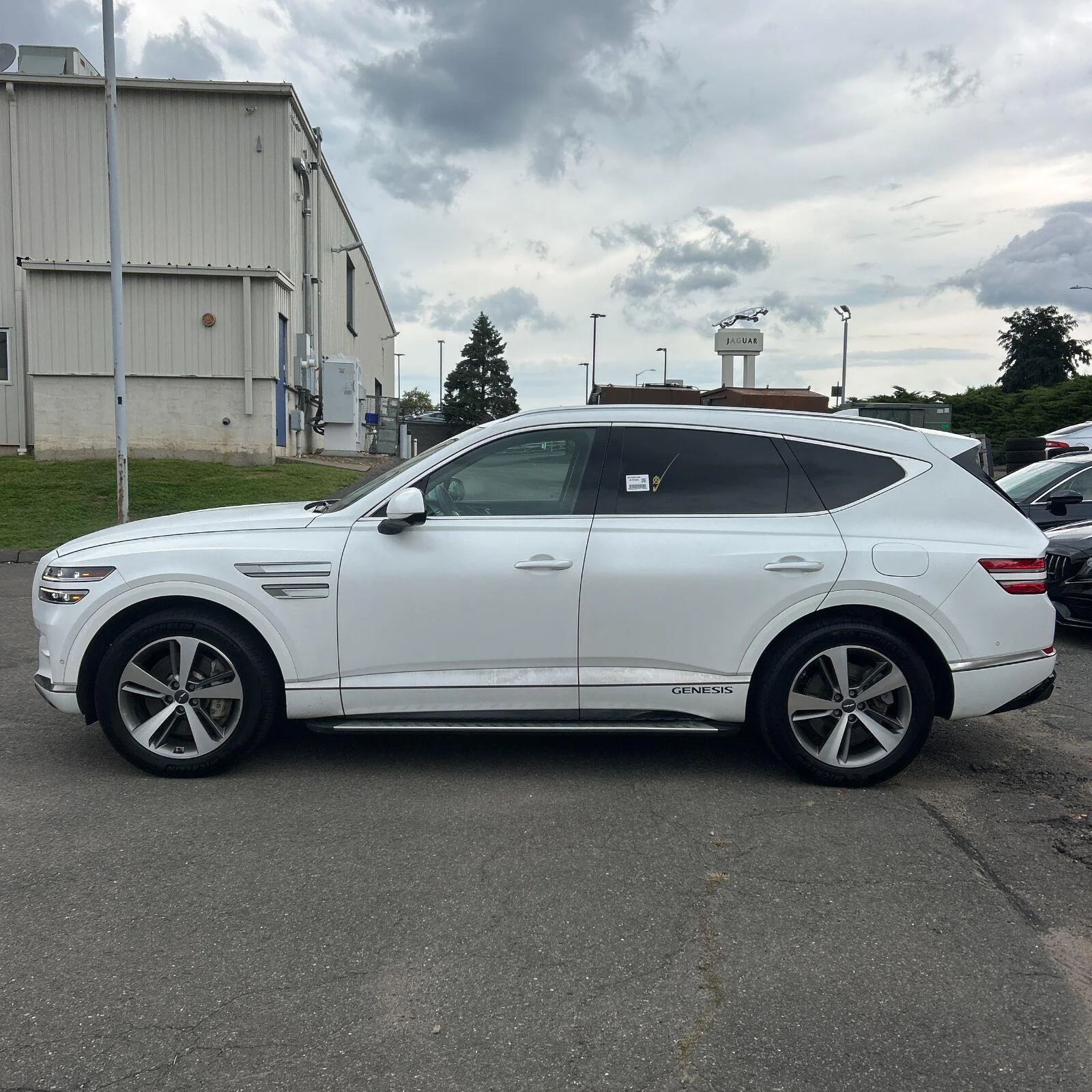 Used 2023 Matterhorn White Genesis PRESTIGE image 4