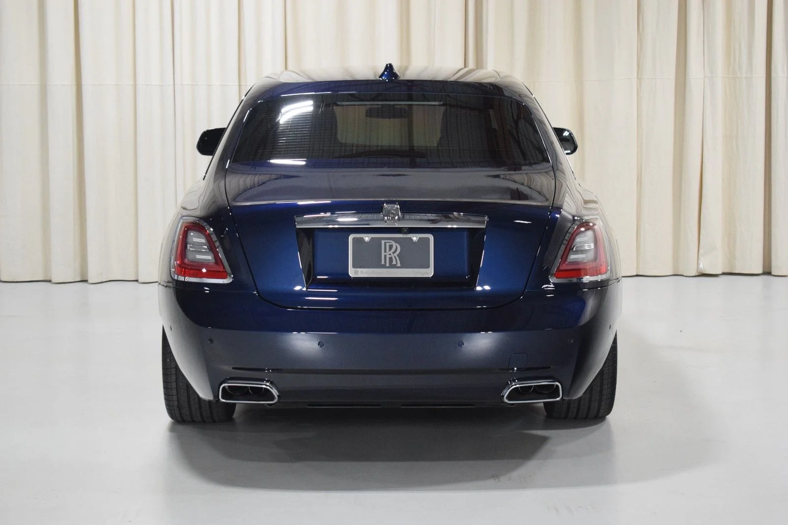 Used 2021 Blue Rolls-Royce  image 11