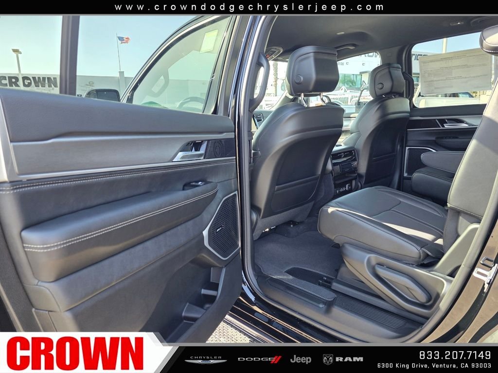 New 2026 High Gloss Black Exterior Paint Jeep Limited Altitude image 16