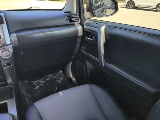 Used 2022 Black Toyota SR5 Premium image 17