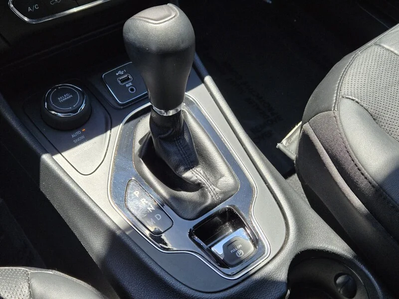 Used 2019 Black Jeep Limited image 23