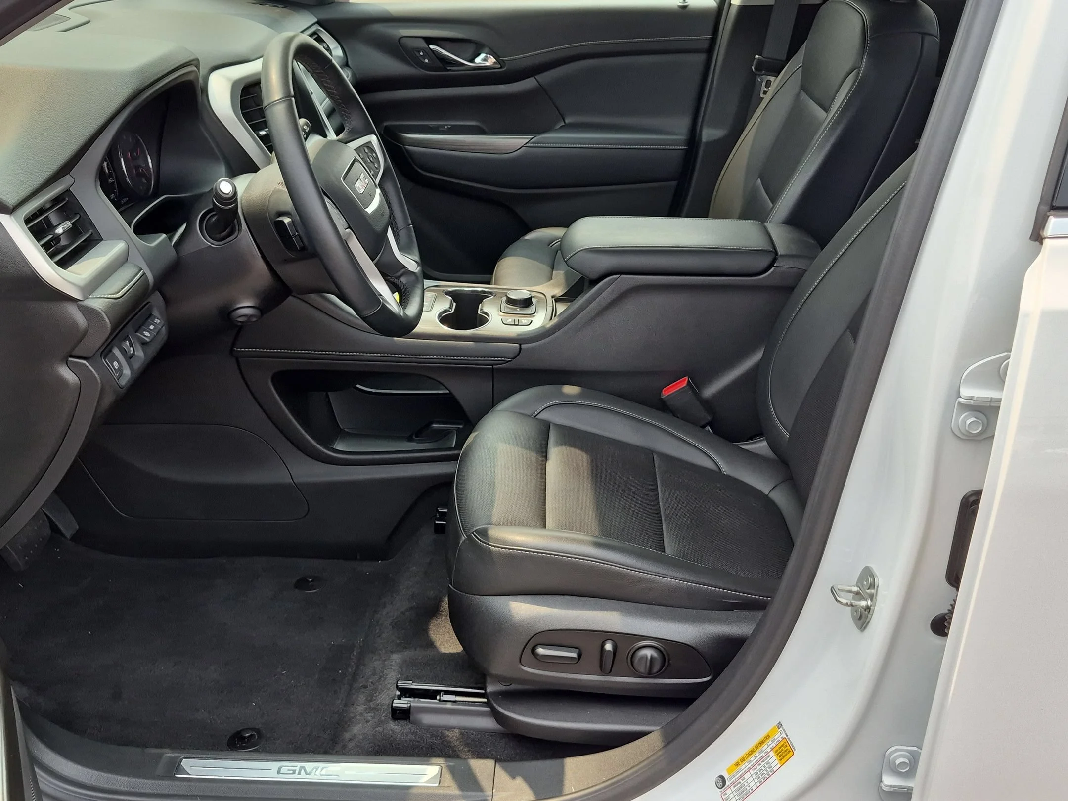 Used 2023 Summit White GMC SLT image 18