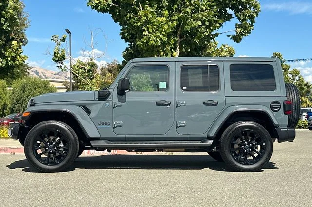 Used 2025 Gray Jeep Sahara 4xe image 7