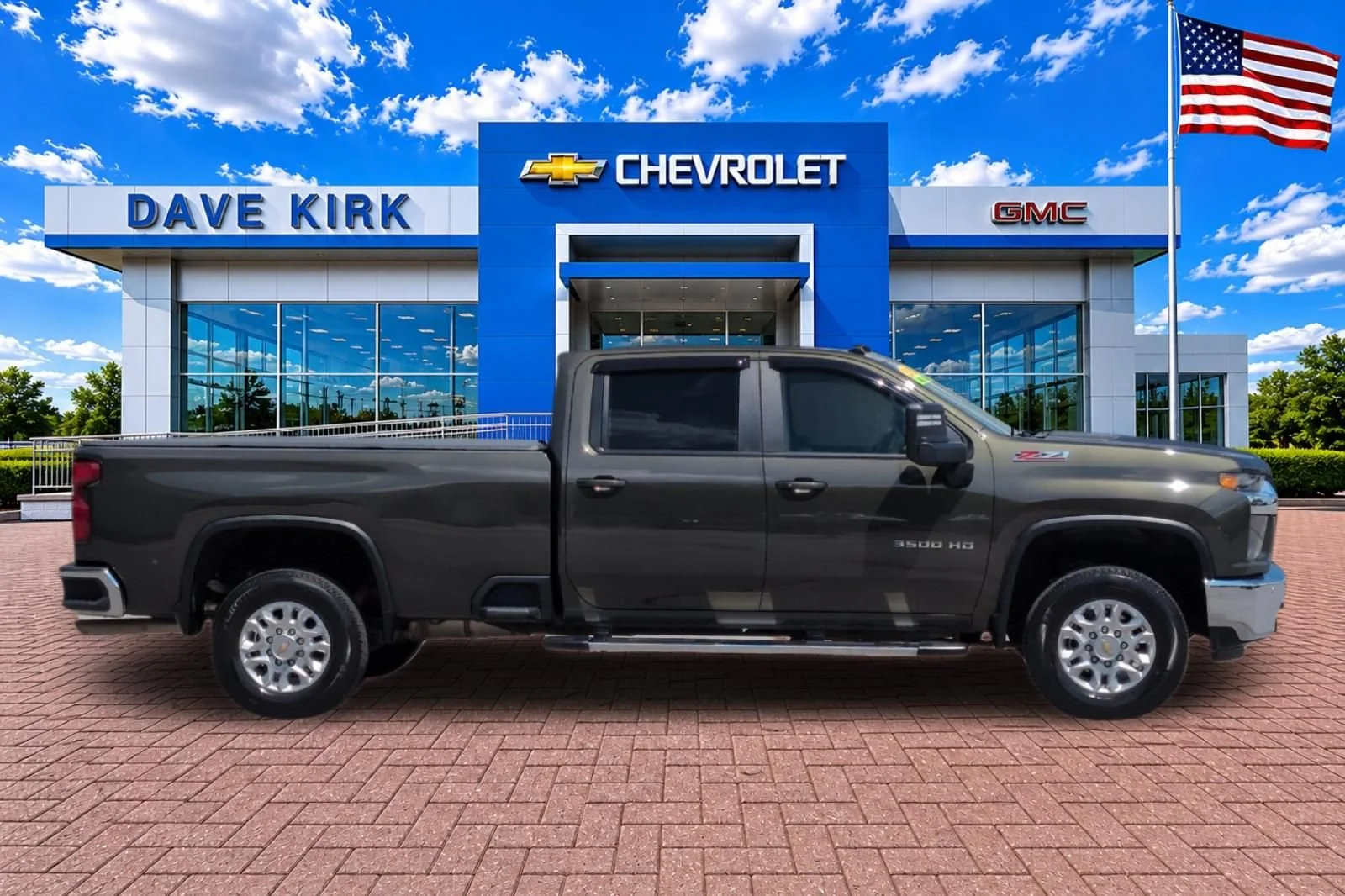 Used 2022 GREENSTONE METALLIC Chevrolet LT image 2