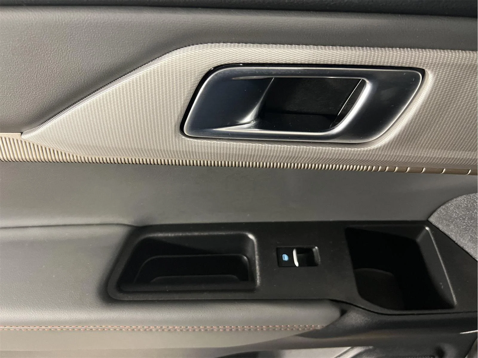 Used 2025 Carbonized Gray Ford Active image 19