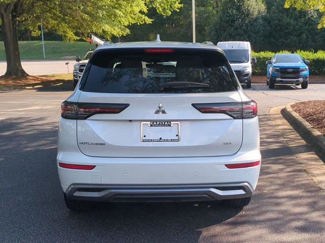 Used 2025 White Mitsubishi SEL image 4