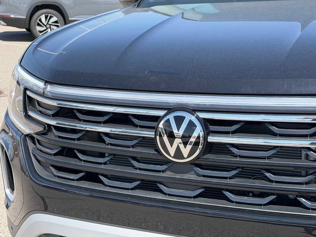 New 2026 Deep Black Volkswagen 2.0T Peak Edition image 12