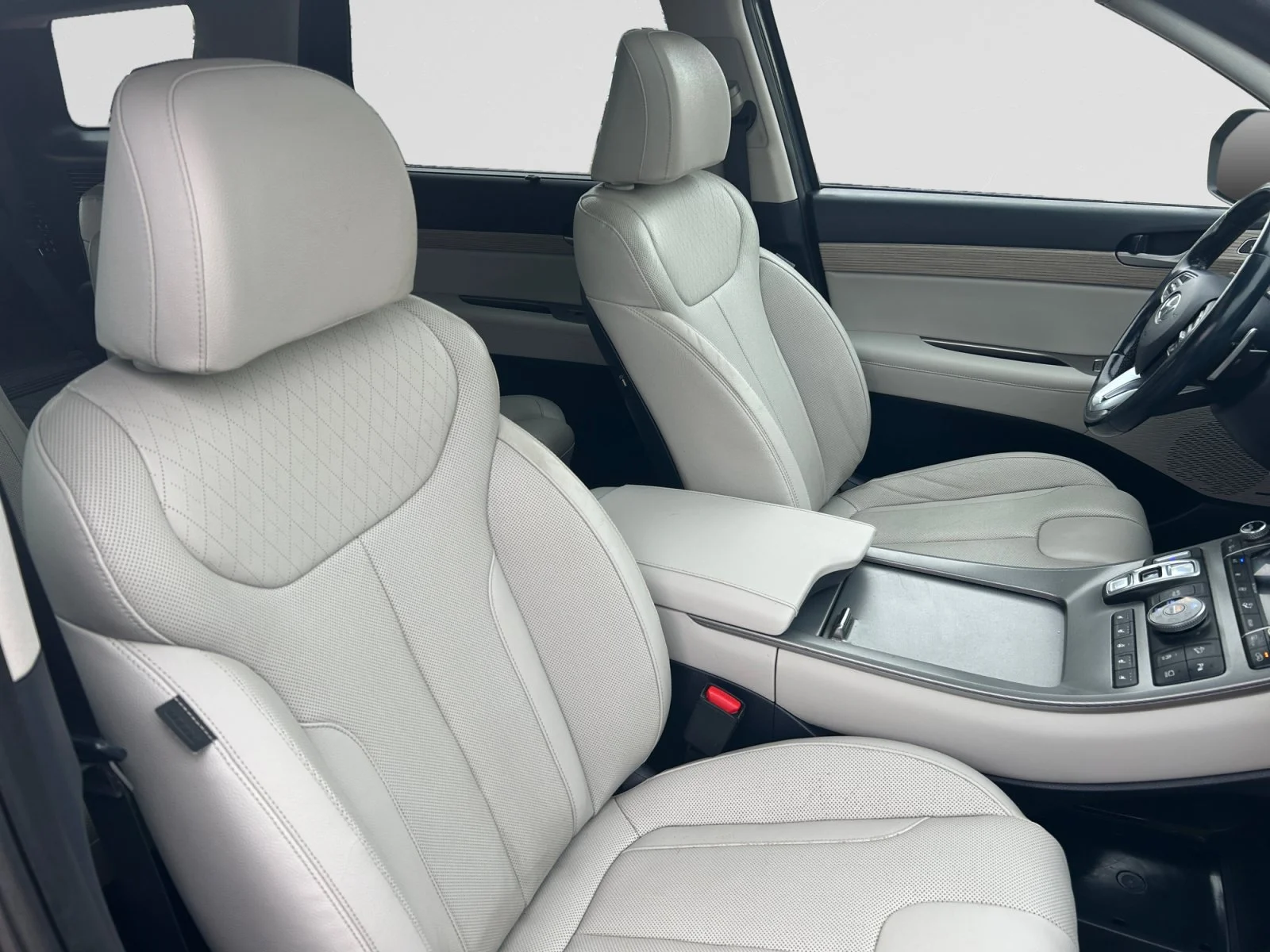 Used 2020 Gray Hyundai Luxury AWD image 12