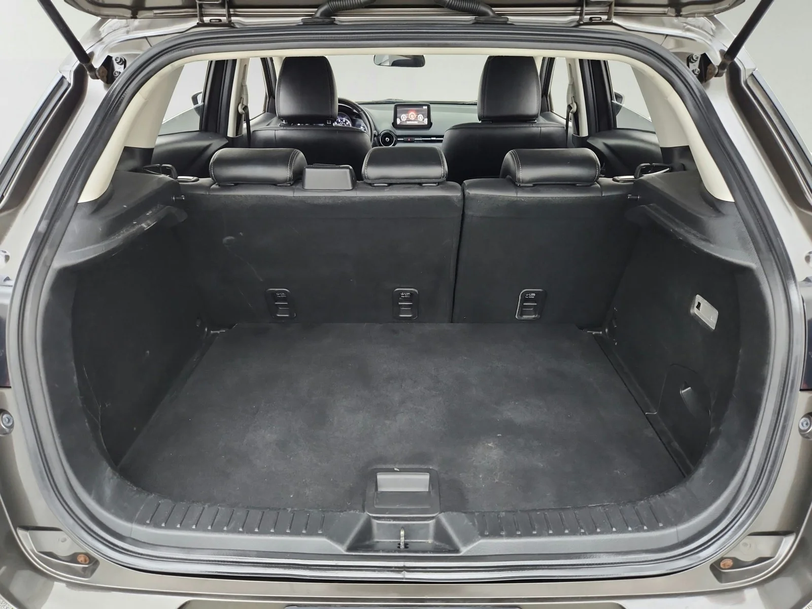 Used 2019 Titanium Flash Mica Mazda Touring image 31