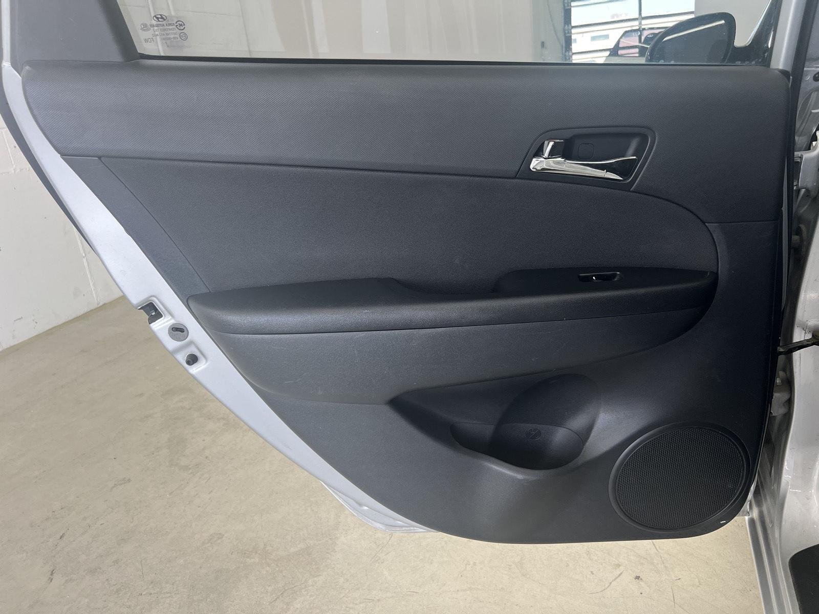 2010 Hyundai Elantra Touring SE - Photo 23