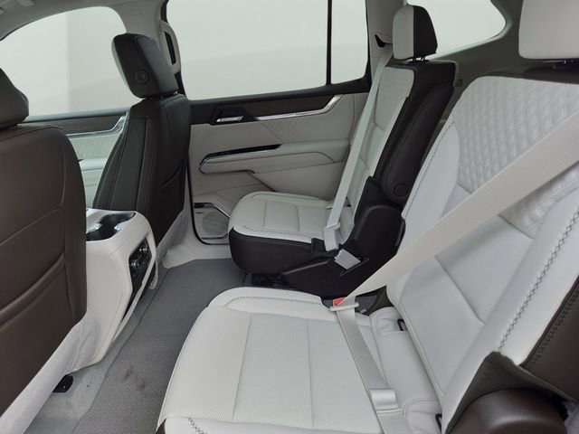 2026 GMC Acadia Denali - Photo 23