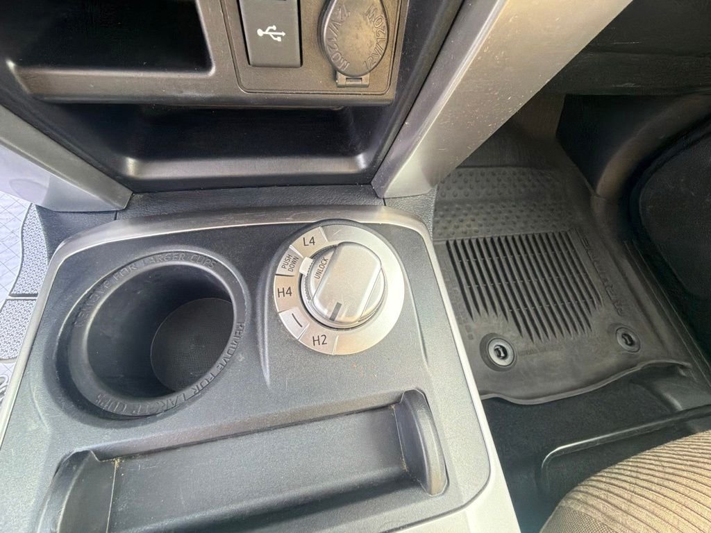 Used 2022 Midnight Black Metallic Toyota SR5 image 26