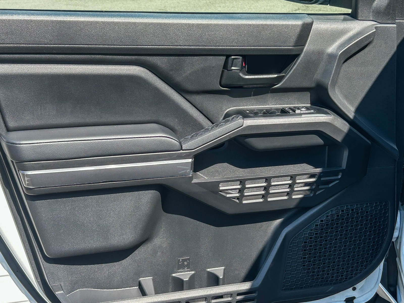2026 Toyota Tacoma SR5 - Photo 24