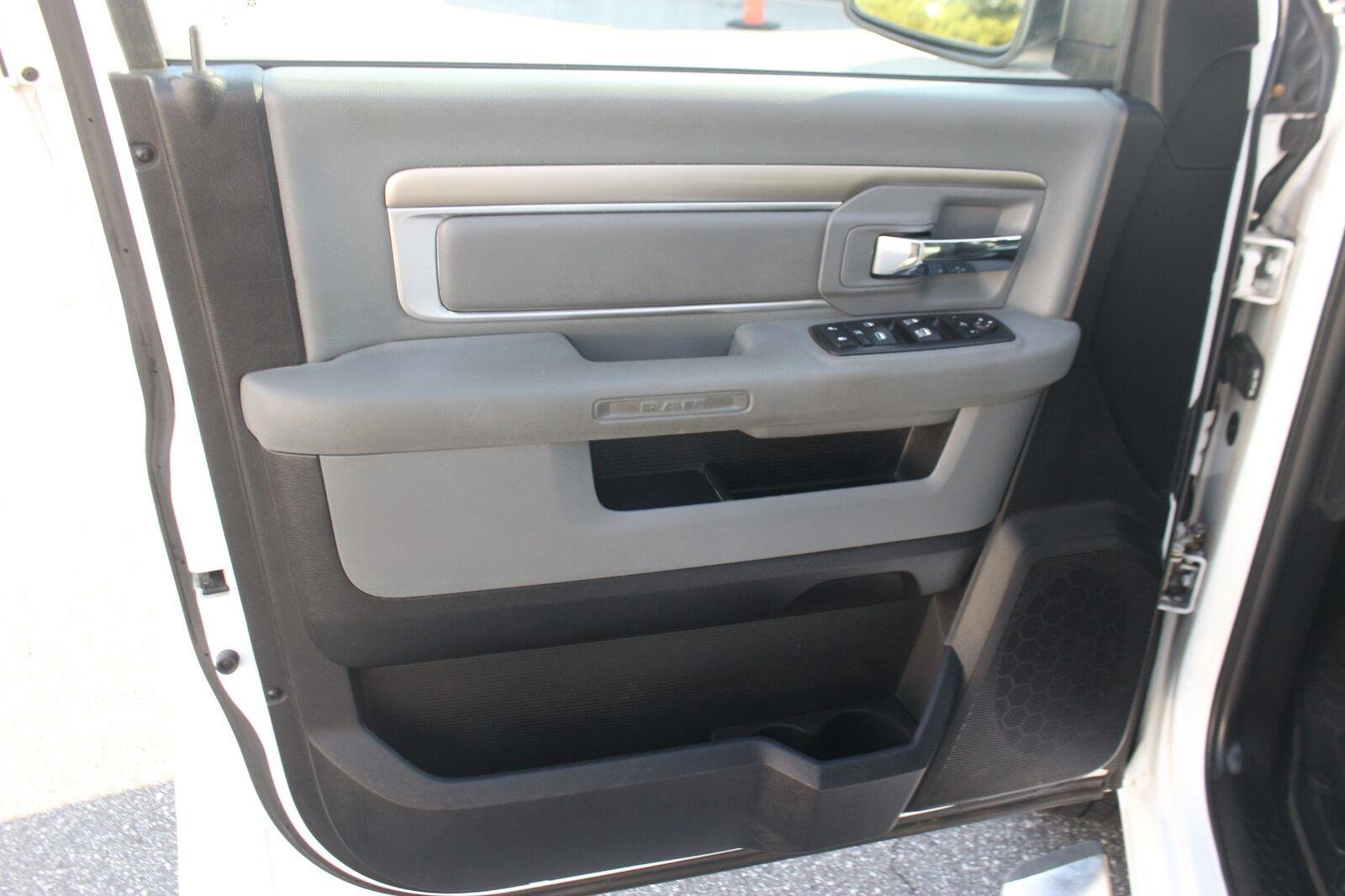 Used 2016  Ram Big Horn image 13