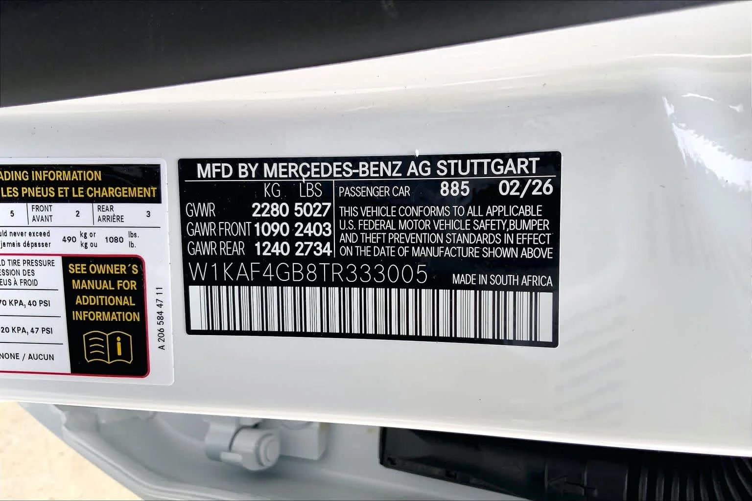New 2026 MANUFAKTUR Moonlight White Metallic Mercedes-Benz C 300 image 18