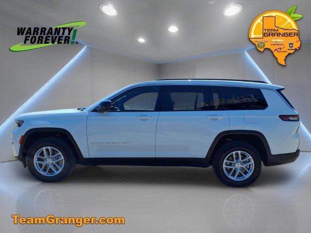 New 2026 Bright White Clear-Coat Exterior Paint Jeep Laredo image 6