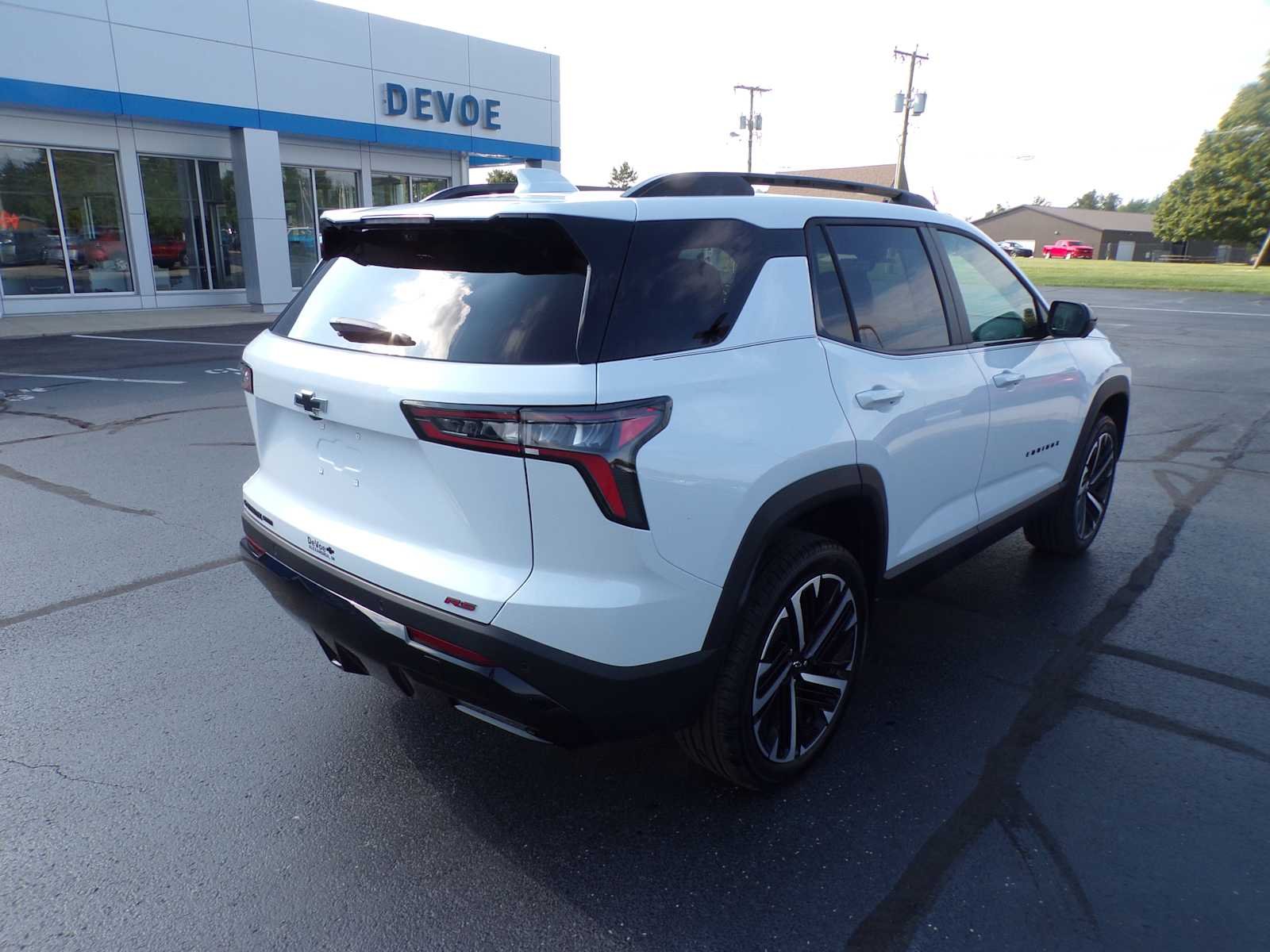 New 2027 Polar White Tricoat Chevrolet RS image 3