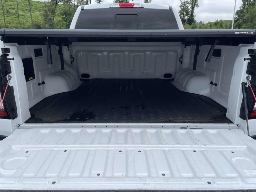 Used 2025 Oxford White Ford LARIAT image 31