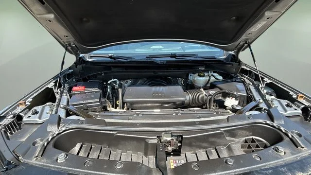 Used 2023 Silver GMC Denali image 33