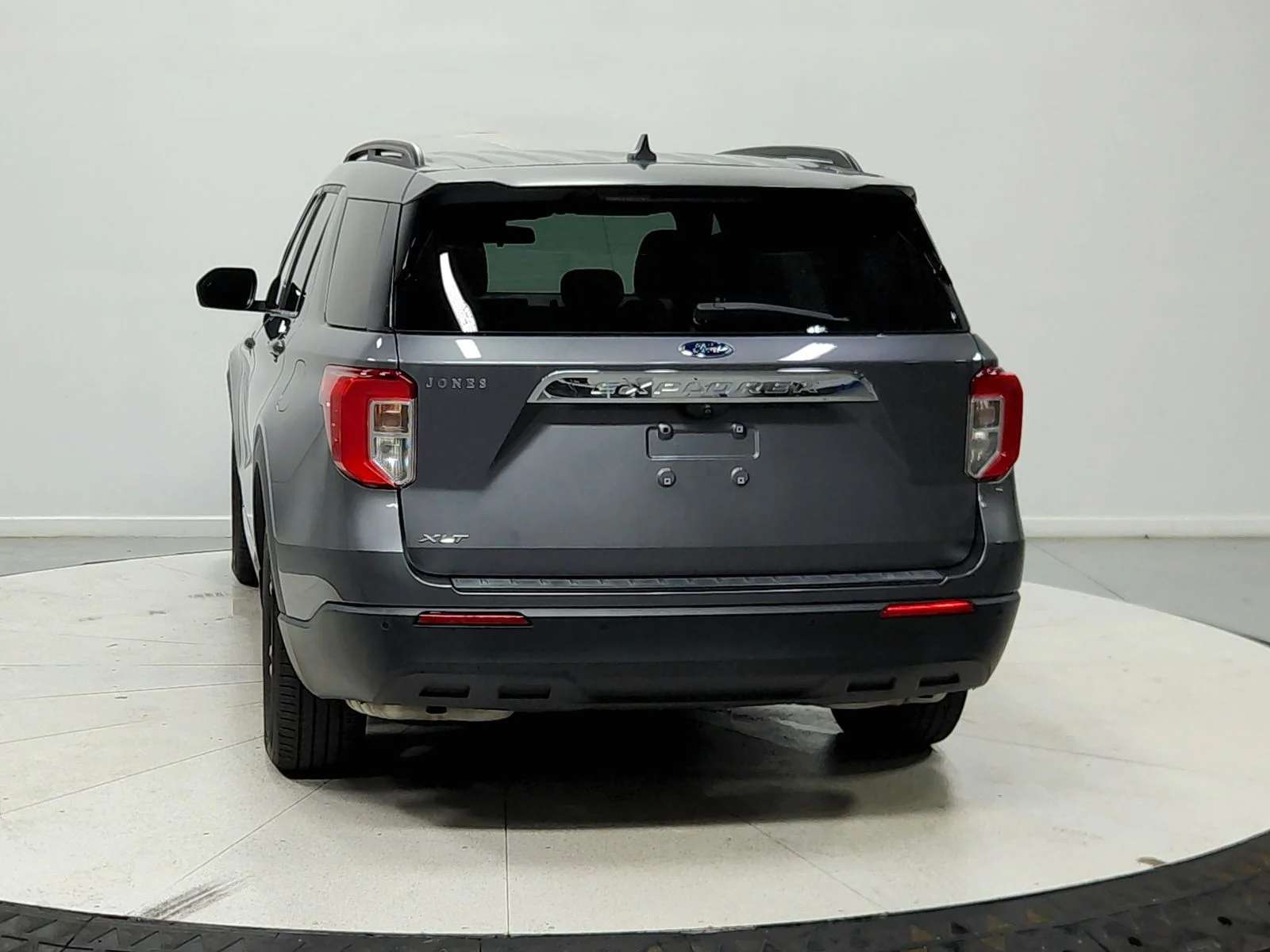 Used 2022 Carbonized Gray Metallic Ford XLT image 6