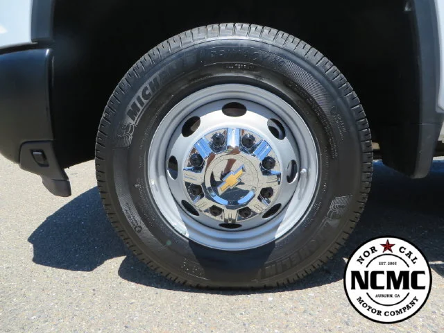 Used 2025 White Chevrolet Work Truck image 9