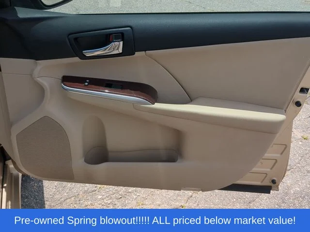 Used 2012 Beige Toyota XLE image 43