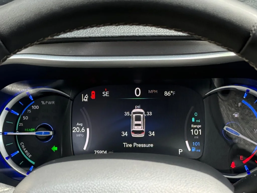 Used 2023 Silver Chrysler Touring L image 14