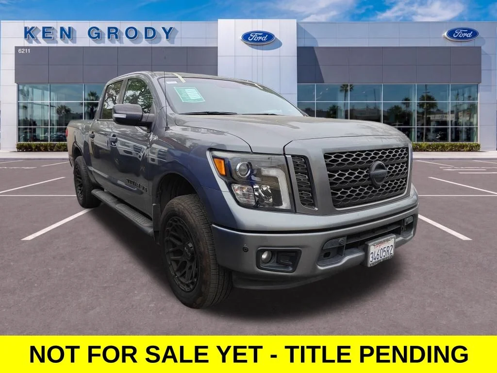 2019 Nissan Titan SV 4X2 Crew Cab's photo