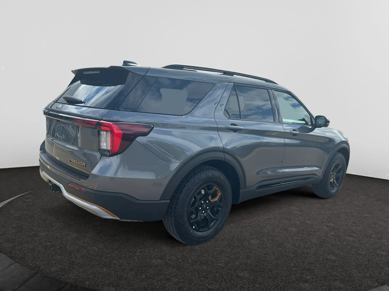 New 2026 Carbonized Grey Metallic Ford Tremor image 5