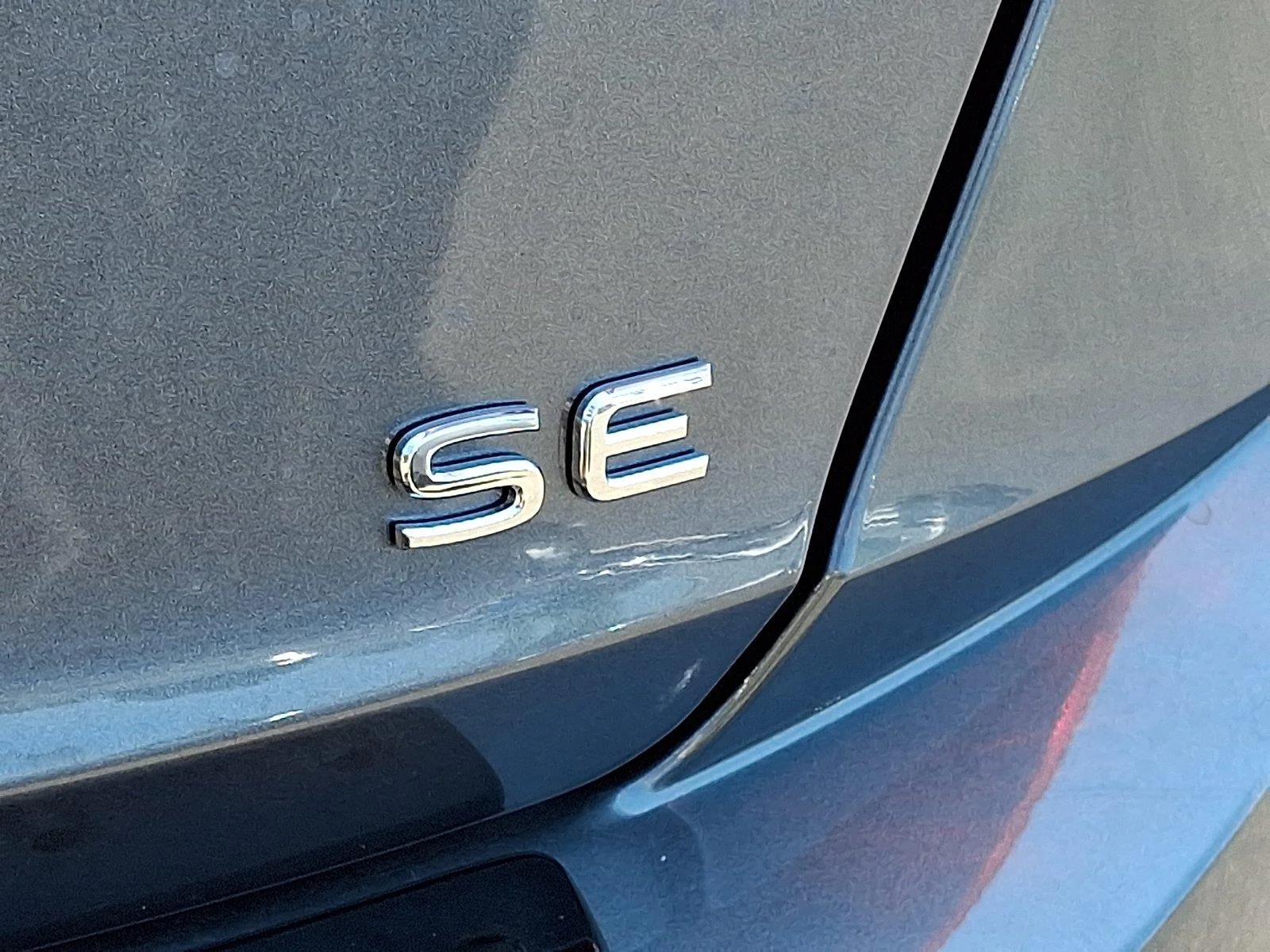 New 2026 Platinum Gray Metallic Volkswagen SE image 22