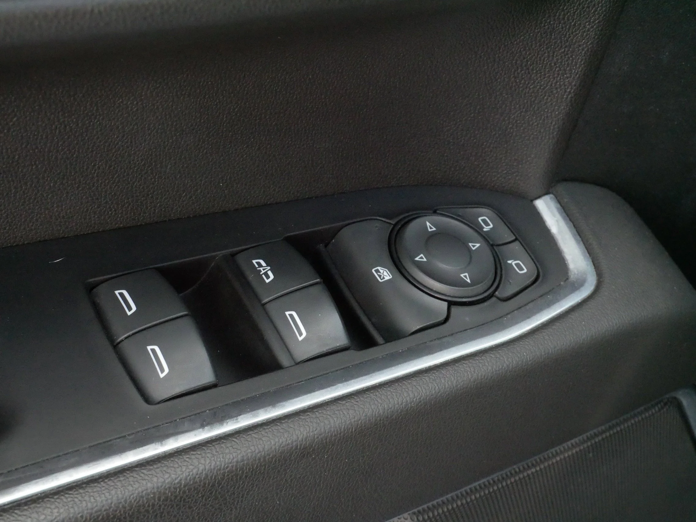 Used 2022 Dynamic Blue Metallic GMC Elevation image 19
