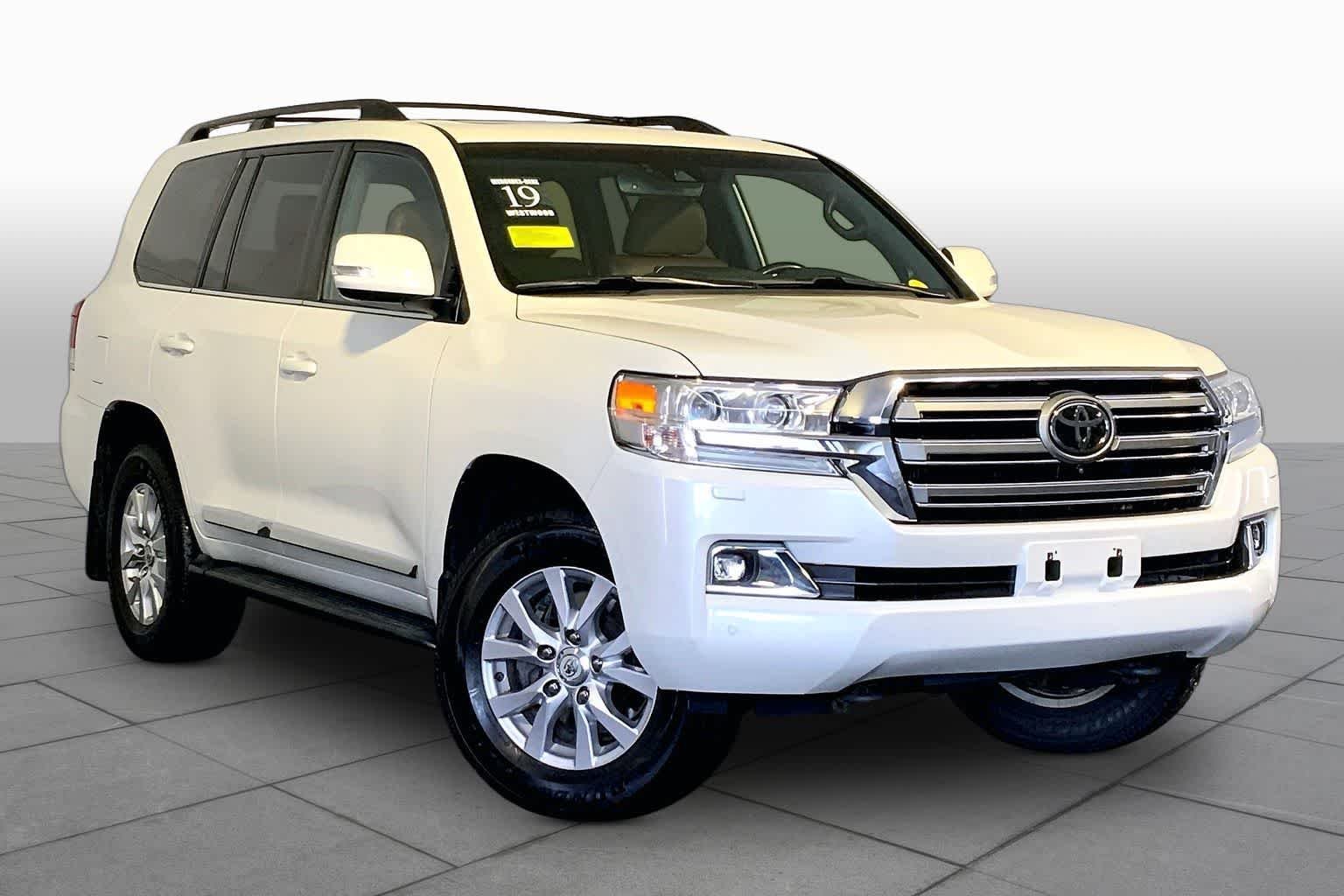 Used 2019 Blizzard Pearl Toyota  image 3