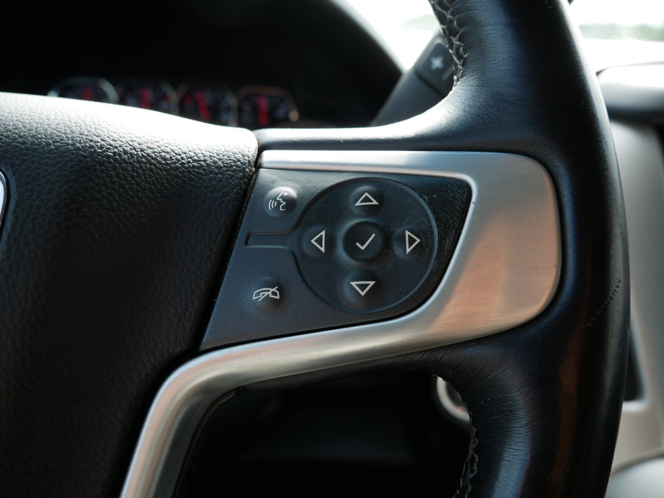 Used 2015 Onyx Black GMC SLT image 30