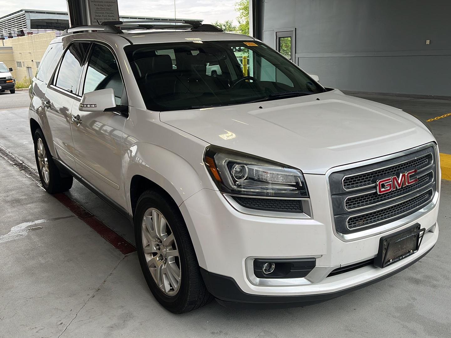 Used 2016 White Frost Tricoat GMC SLT image 2