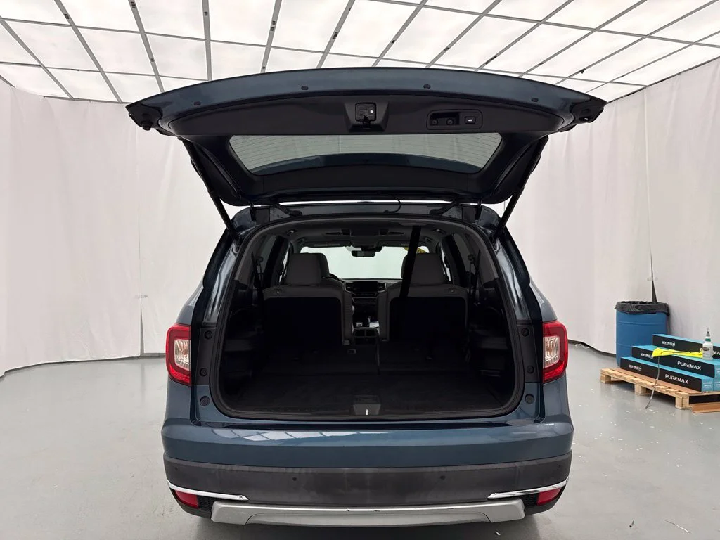 2022 Honda Pilot TOURING SUV Slide 8