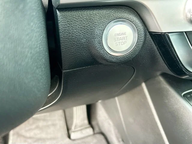 Used 2023 Black Kia S image 37